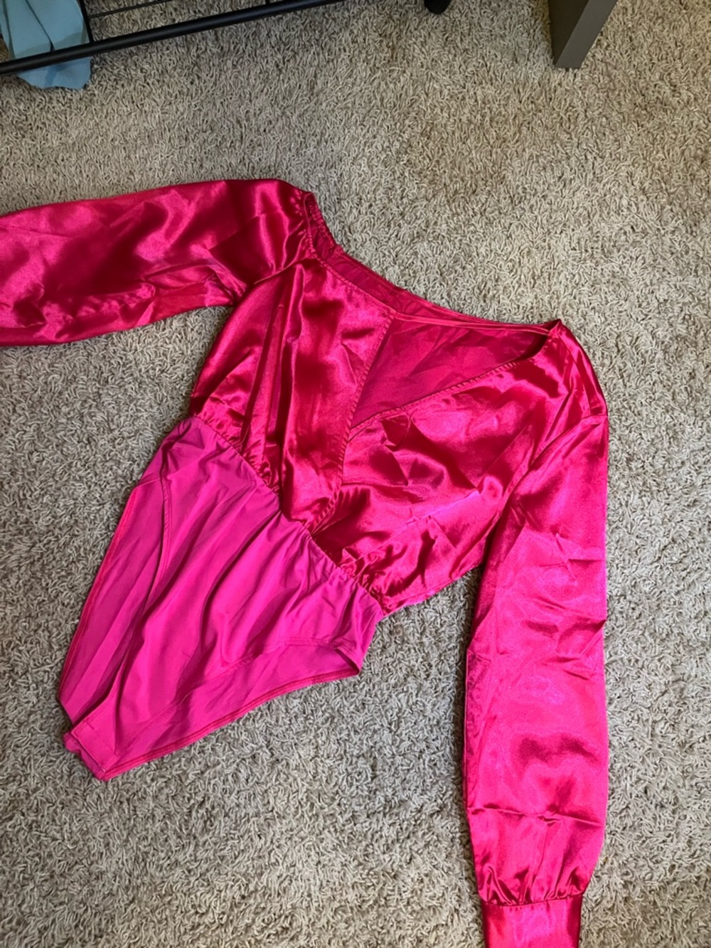 Cider Hot Pink Satin Long Sleeve Bodysuit Women’s Medium